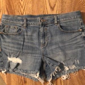 Cut off boyfriend style jean short